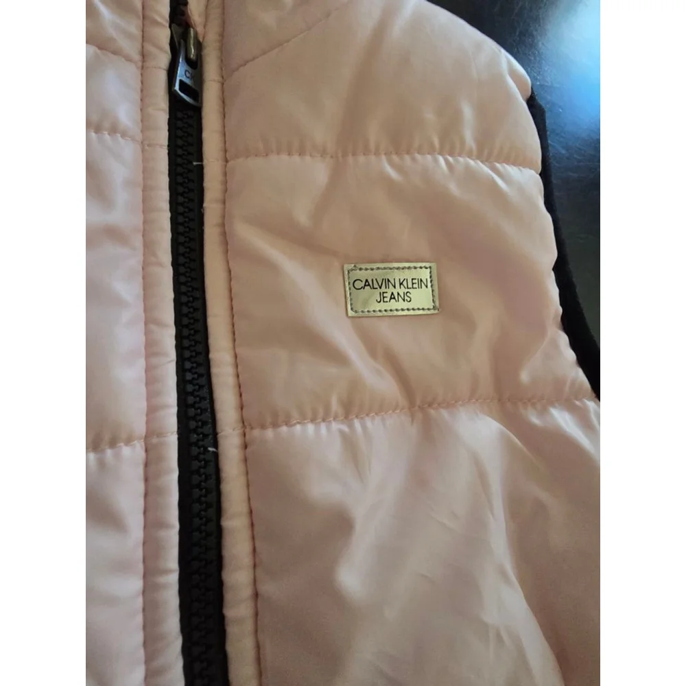 Girls Gorpcore Calvin Klein Jeans Pastel Pink Puffer Vest S6 with Black Trim